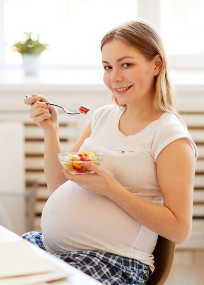 أكلات تزيد وزن الجنين في بطن أمه ومخاطر ولادة طفل بوزن قليل