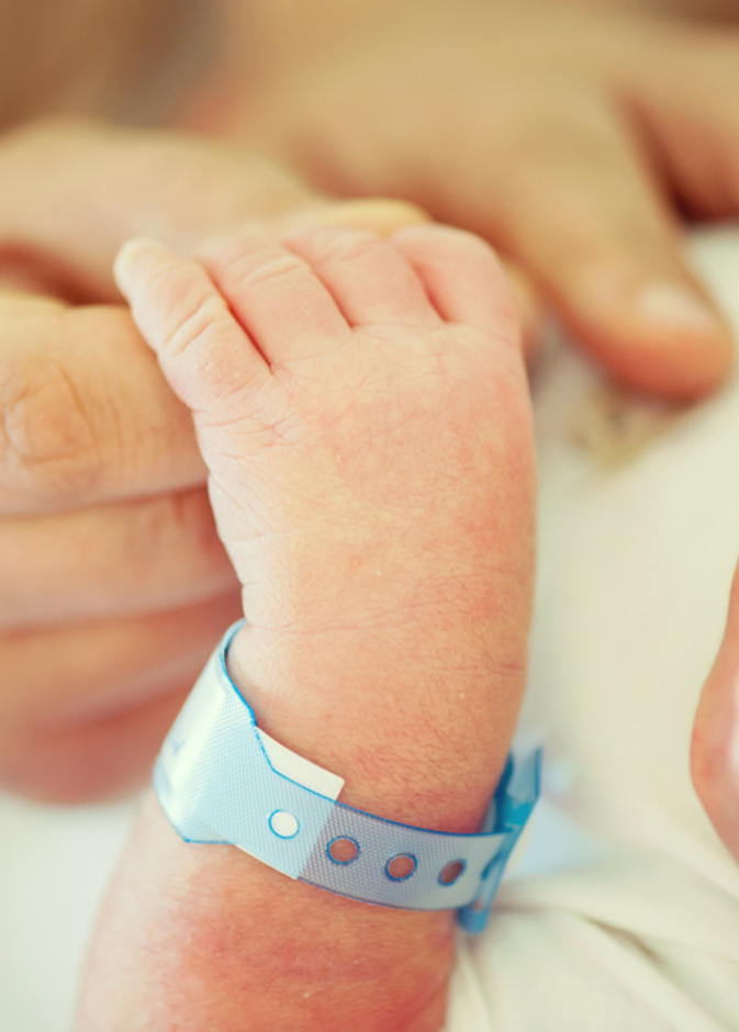 متى يظهر اللون الحقيقي لبشرة الطفل حديث الولادة