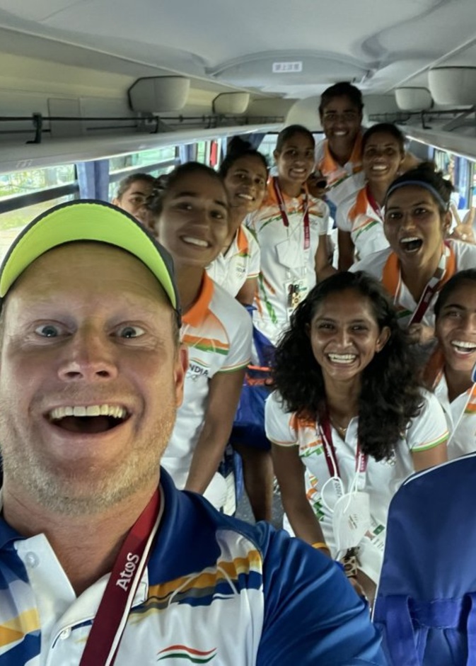  شاروخان يهنئ فريق الهند للهوكي