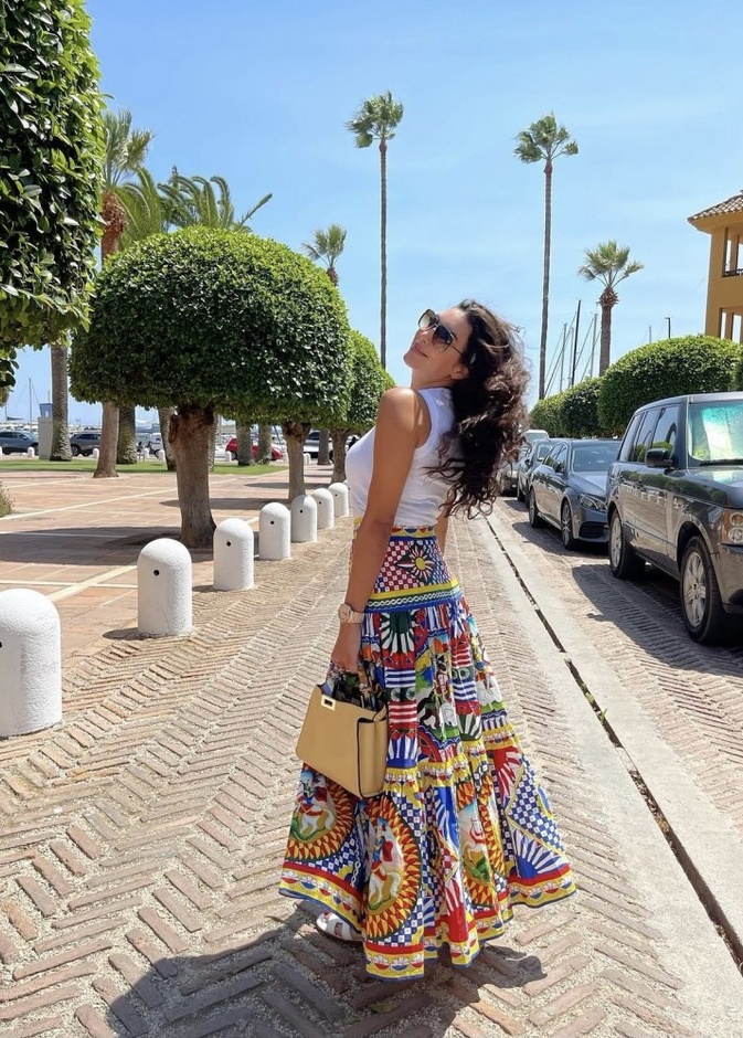 ياسمين صبري تختار الألوان المرحة لإكمال إطلالاتها الصيفية المثالية - صورة من انستغرام