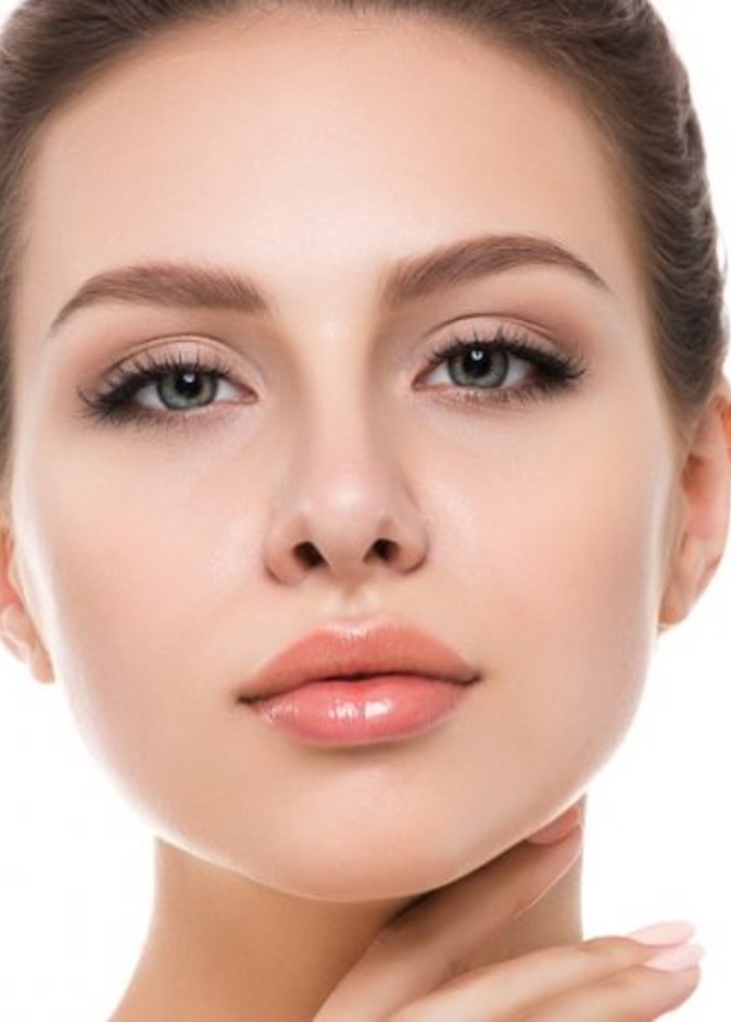 توريد الشفاه بالليزر تمنحك شفاه وردية دائمة وجذابة