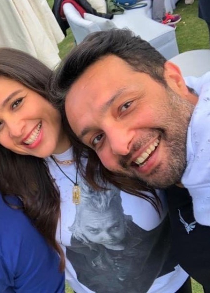 ياسمين عبدالعزيز وشقيقها