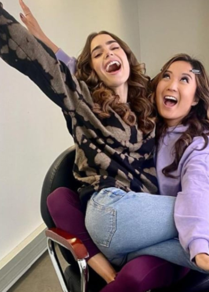 ليلي كولينز وأشلي بارك_ الصورة من حساب ليلي كولينز على إنستجرام