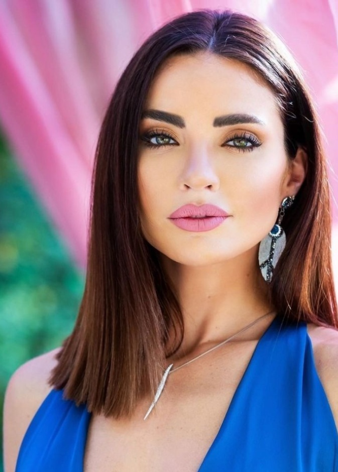 طريقة عمل مكياج صيفي مشرق مستوحى من داليدا خليل - صورة من حسابها على إنستاغرام