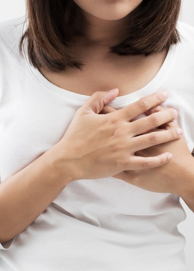 متى يكون الم الصدر مقلقا عند الاصابة بفيروس كورونا الجديد