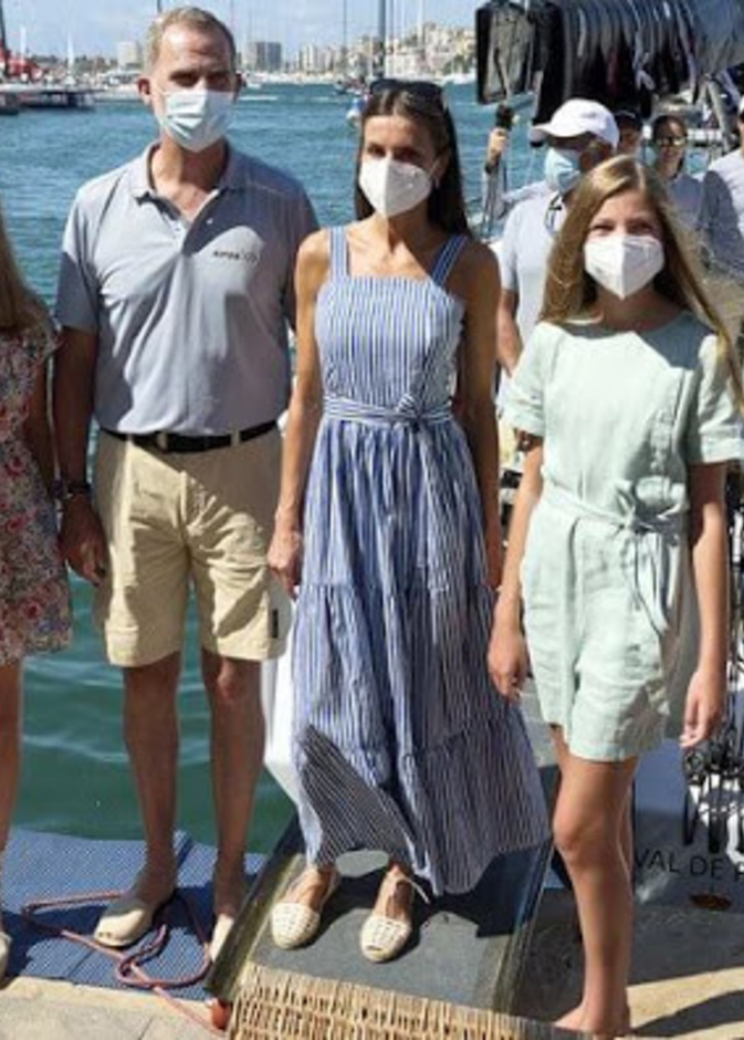 العائلة المالكة الإسبانية تزور نادي اليخوت الملكي في بالما