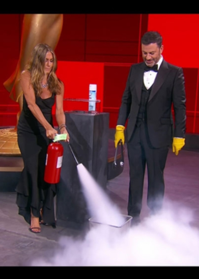 جينفير أنيستون وجيمي كيميل خلال حفل Emmy 2020_ الصورة من الموقع الرسمي لأكاديمية التلفزيون