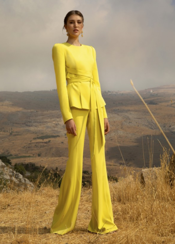 البدلة بلون النيون القوي من Balmain