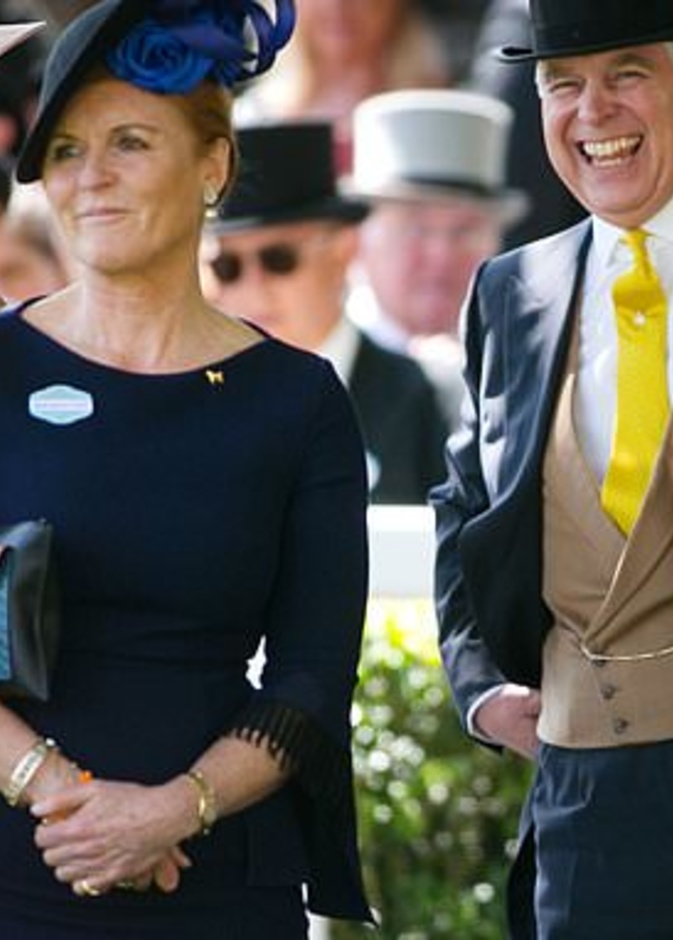  الأمير أندرو وسارة فيرغسون ينضمان إلى الملكة في بالمورال