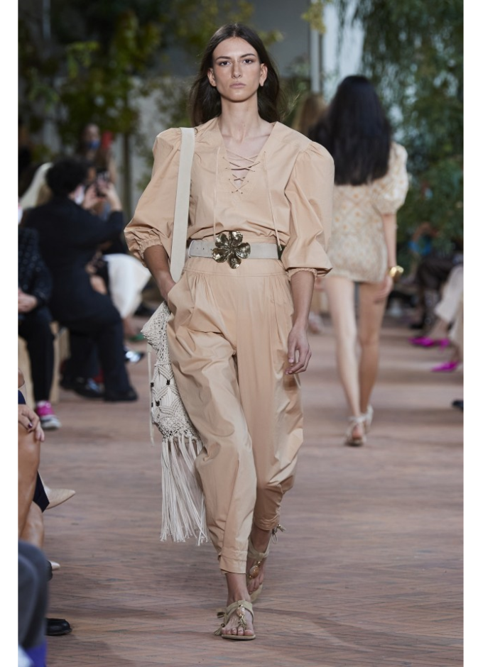اطلالة من Acne Studio