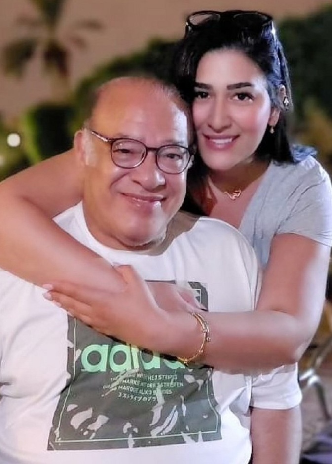 صلاح عبد الله وابنته