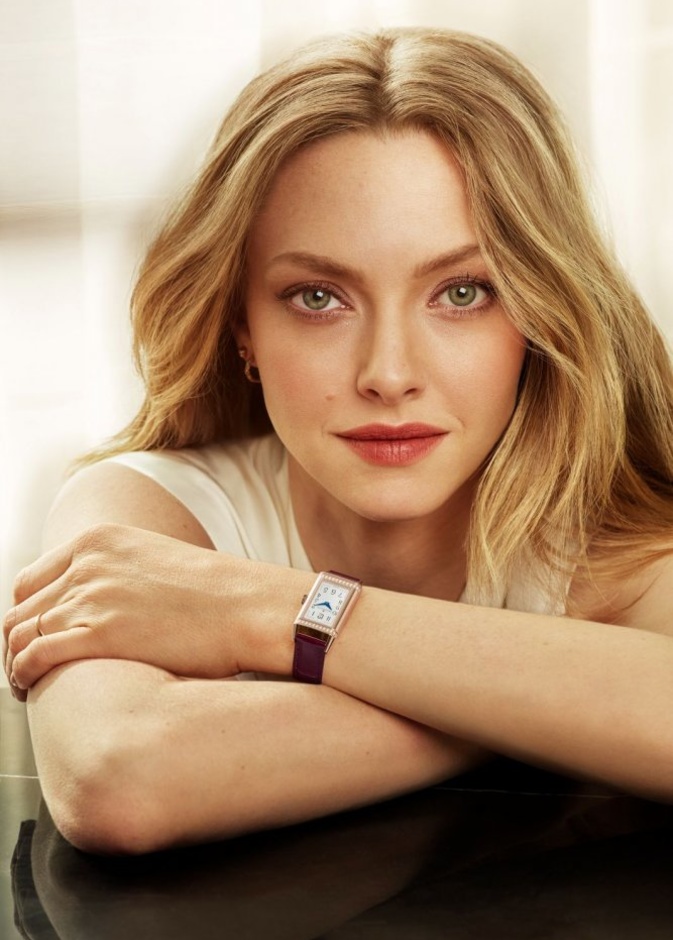 Jaeger-LeCoultre وأماندا سیفرید تشیدان بالأناقة الداخلیة