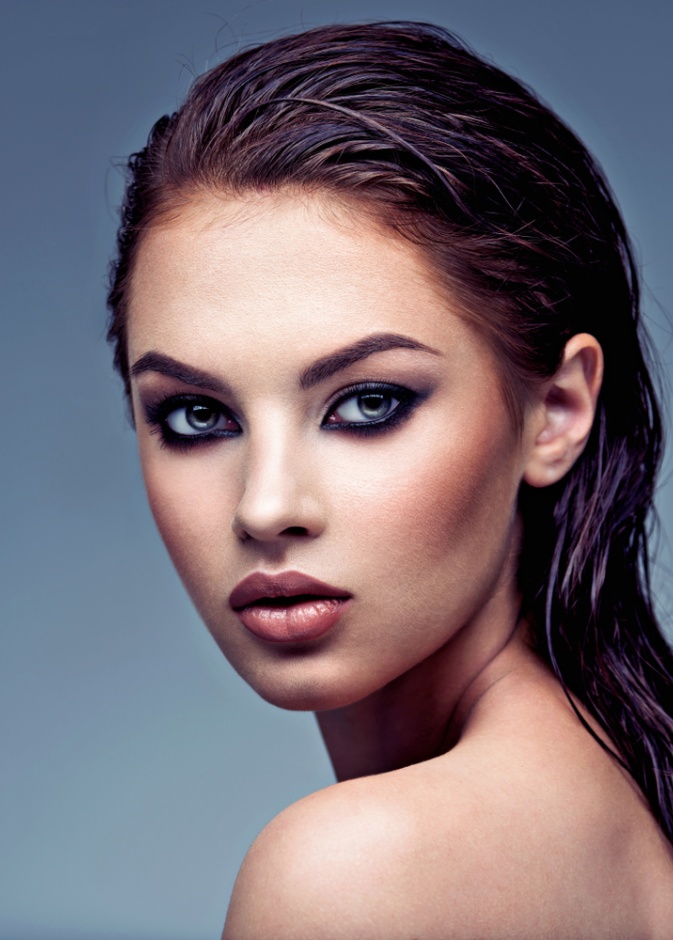 طريقة تطبيق مكياج سموكي صيفي لاصحاب البشرة السمراء  2021