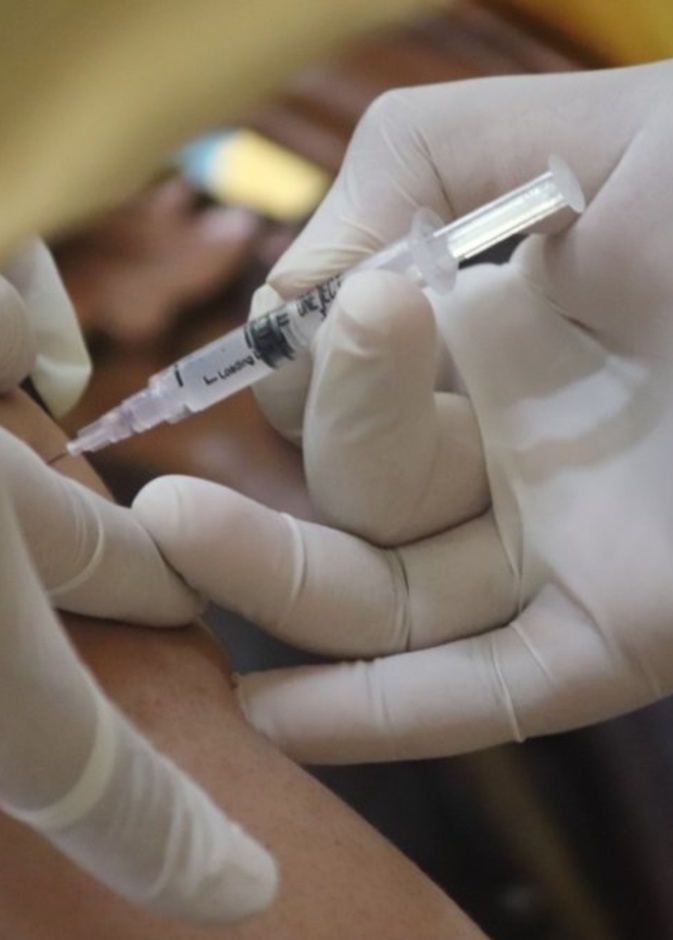  هل من الممكن تناول الادوية المسكنة قبل تلقي لقاح فيروس كورونا