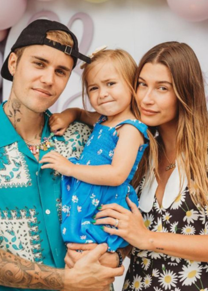 جاستن بيبر وزوجته هايلي بالدوين في عيد ميلاد شقيقته "باي بيبر"