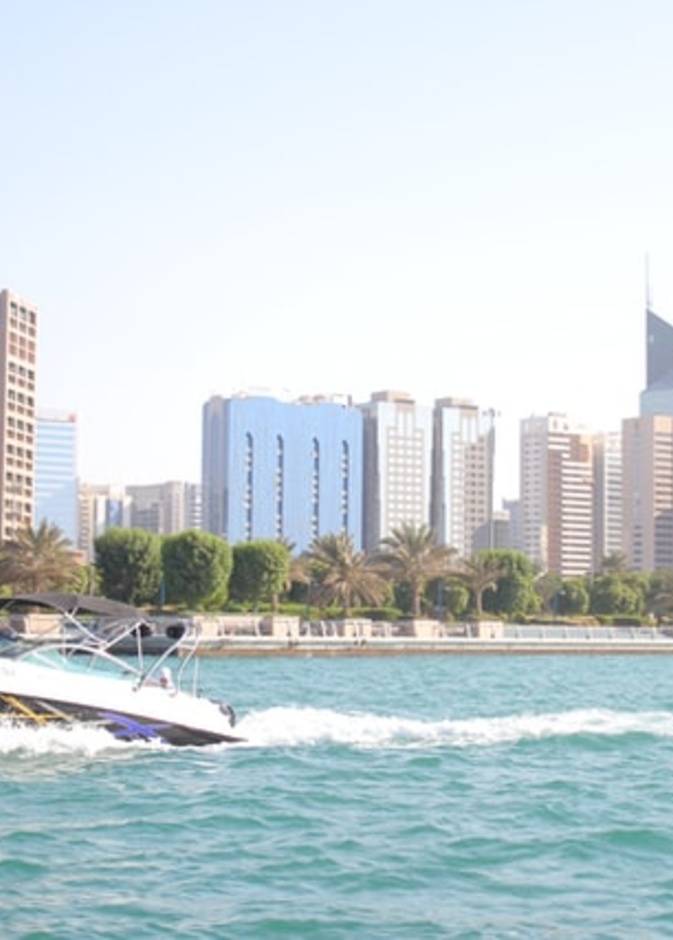 تعرّف إلى القائمة الخضراء المحدثة للمسافرين القادمين إلى أبوظبي 