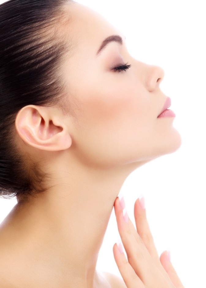 اسباب سواد الرقبة وكيفية التخلص منها و تفتيحها بالطرق الطبيعية 