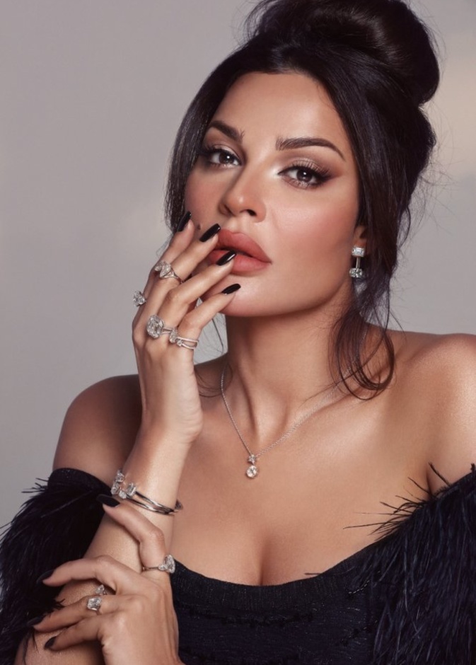 إطلالة نادين نجيم من مجوهرات داماس