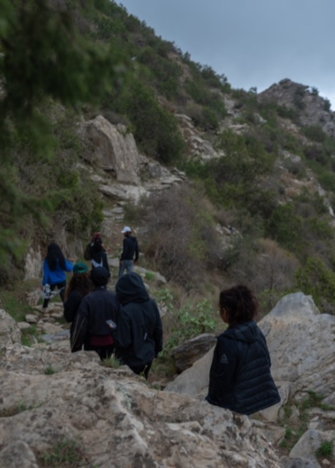 مغامرات بلسمر والمجاردة.. تجربة مشوقة لعشاق الهايكنج بالسعودية- المصدر روح السعودية