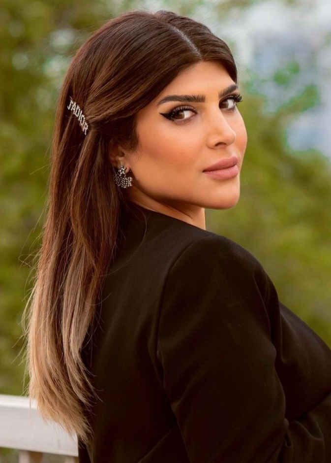 تسريحات لصاحبات الشعر الكثيف