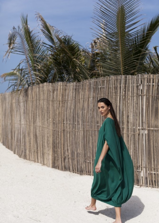  فستان أخضر ملكي من علامة مادي السعودية المصدر مادي