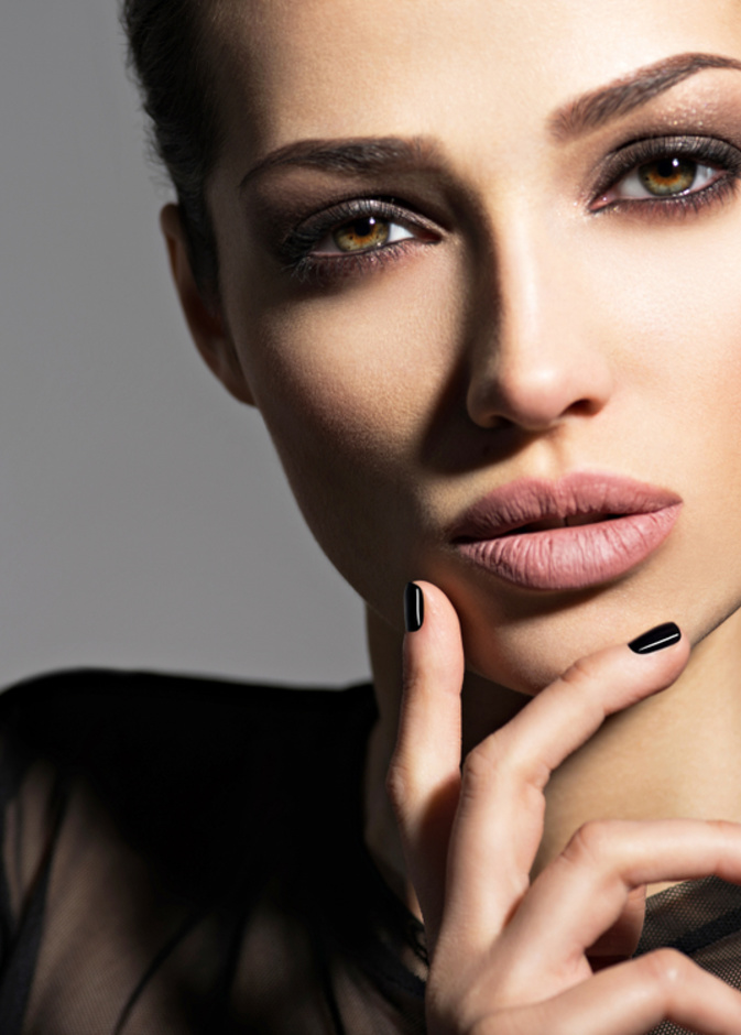 مكياج دخاني ملفت لسهرات الصيف