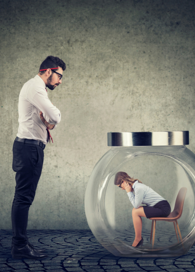 كيف تتعاملين مع مديرك المتسلط