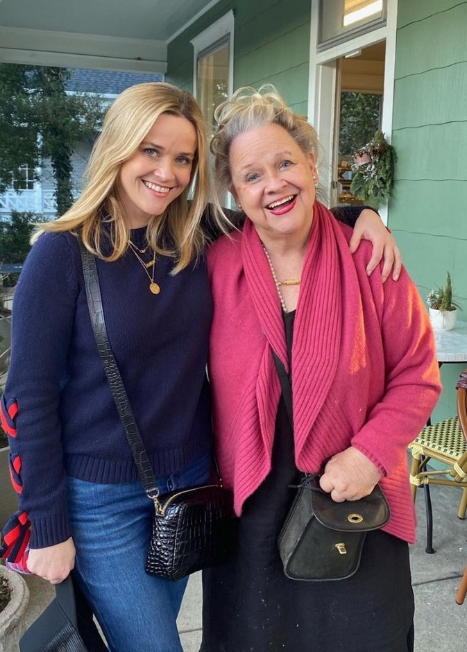 ريس ويذرسبون ووالدتها