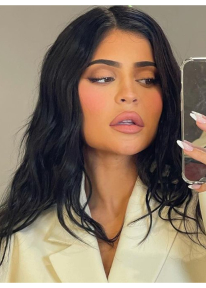 أسرة كايلي جينر سعيدة بخبر حملها