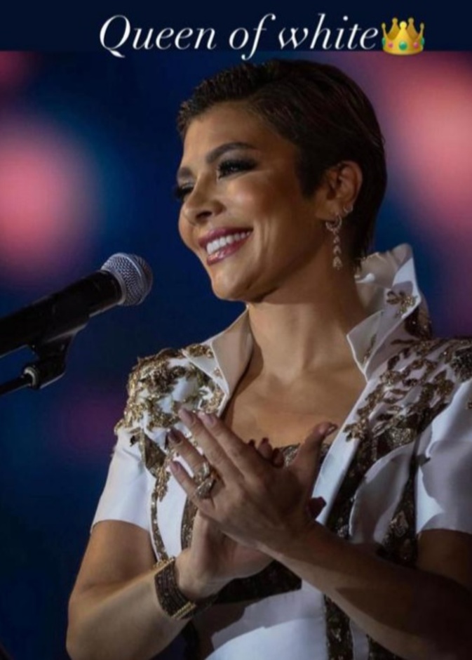 من اطلالة الفنانة أصالة المستوحاة من جدة التاريخية الصورة من حساب بنش مارك