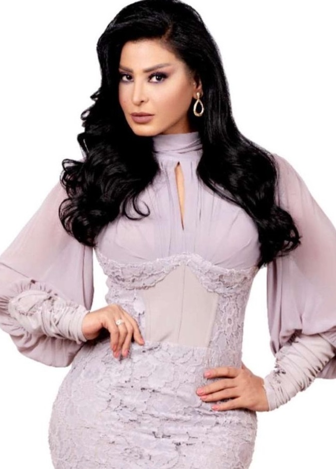 ريم عبد الله بإطلالة جذابة 