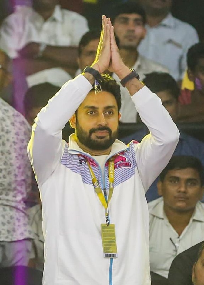 أبهيشيك باتشان يتعرض لإصابة في موقع تصوير أحدث أفلامه