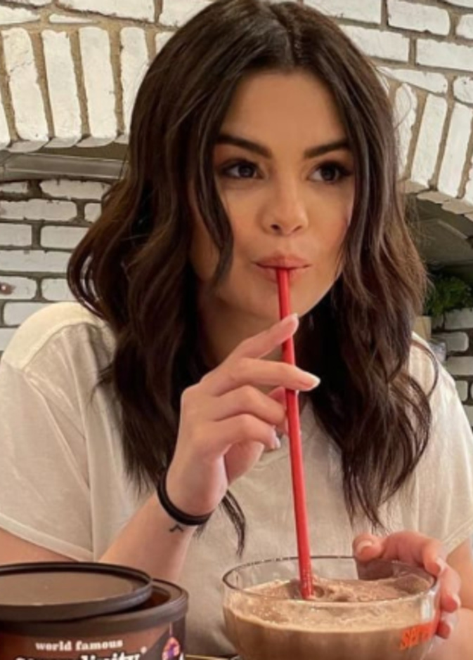 سيلينا جوميز في لقطة طريفة_ الصورة من حسابها على إنستجرام