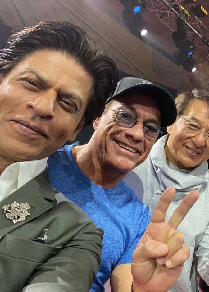 شاروخان مع النجمين فاندام وجاكي شان