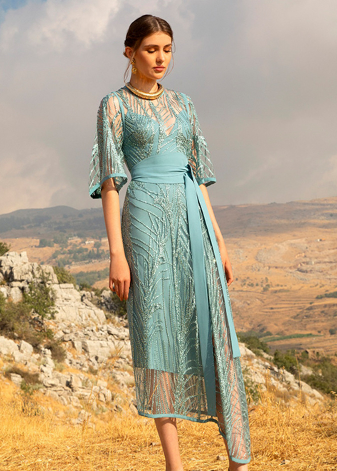 فساتين سهرة محتشمة بتدرجات اللون الازرق الفاتح من دار Elie Saab