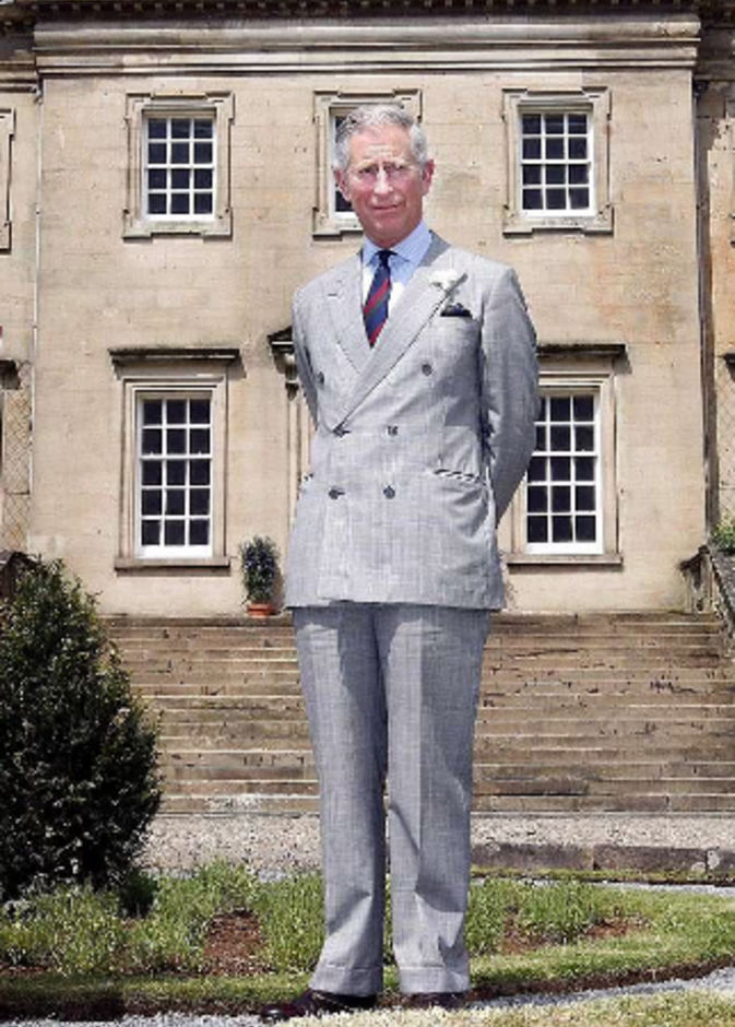 تقارير تتحدث عن عروض تناول عشاء بصحبة الأمير تشارلز بمبلغ 100 ألف إسترليني