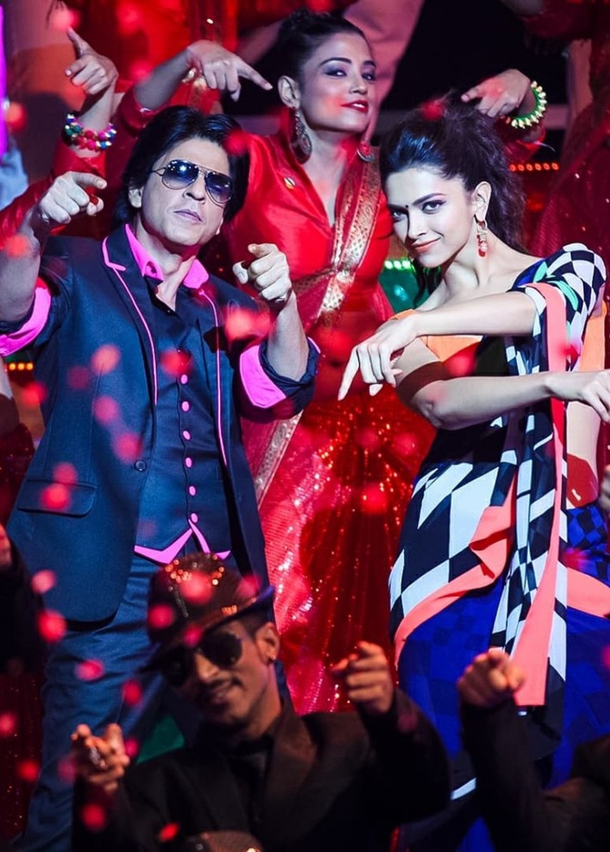  شاروخان وديبيكا بادوكون يصوران أغنية في إسبانيا