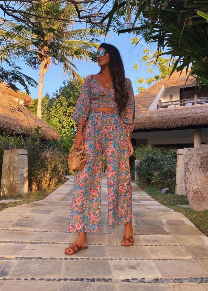  اطلالة المدونة جيهان من مجموعة مصممة الأزياء السعودية فرح حماد