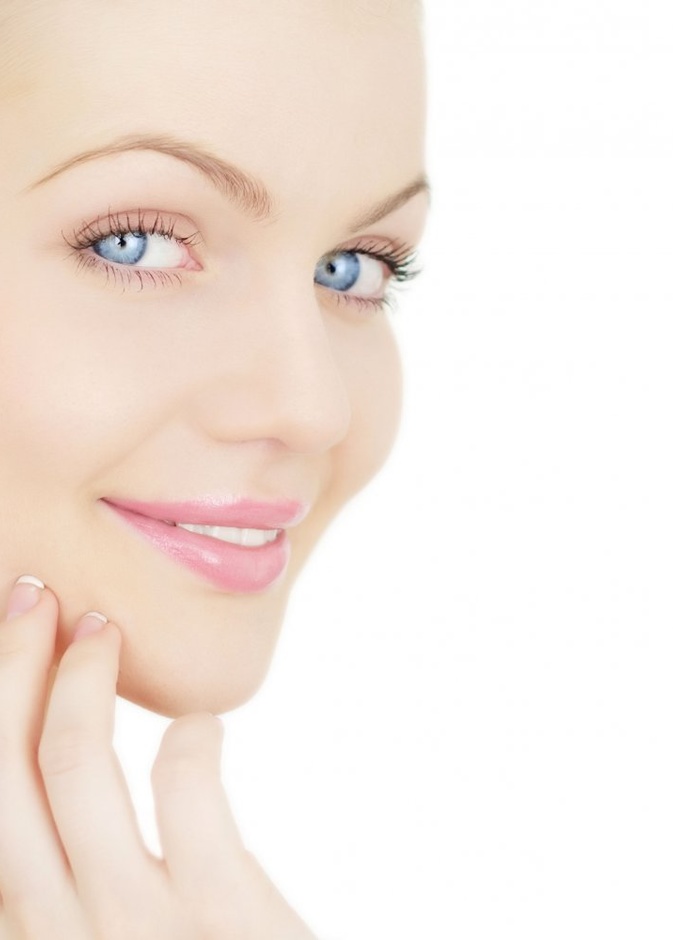 طريقة سهلة وبسيطة لإزالة المكياج بعد الزفاف