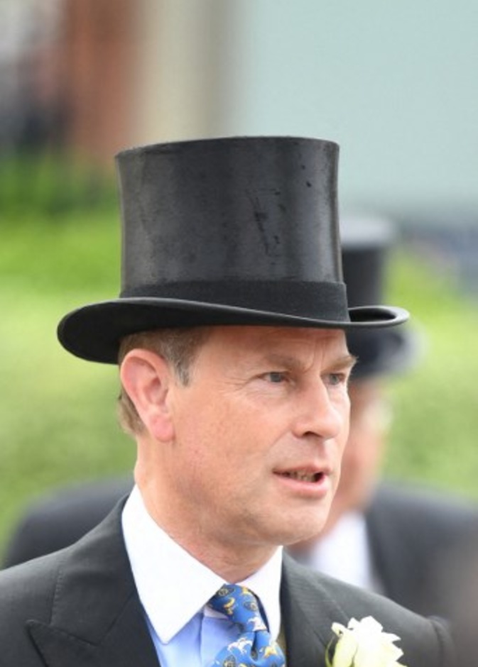 ما هو التحدي الشخصي الذي سيواجه الأمير إدوارد الآن؟