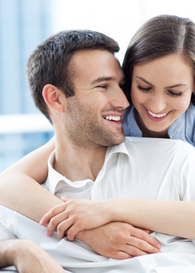 أمور تُسعد المرأة أكثر من كلمة "بحبك"