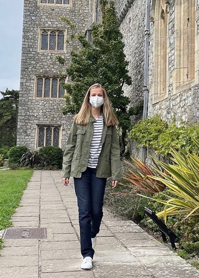  الأميرة ليونور تكمل دراستها في ويلز