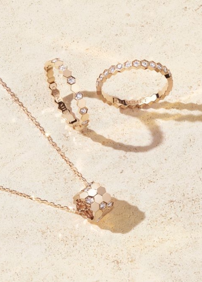 قلادة Bee My Love الجديدة من Chaumet