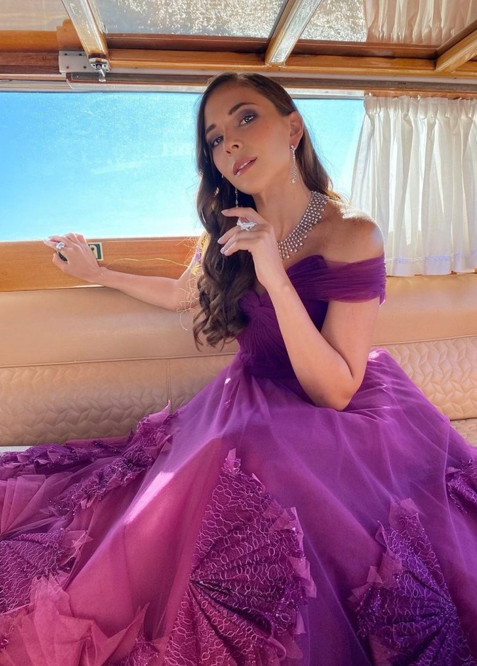 فاطمة البنوي