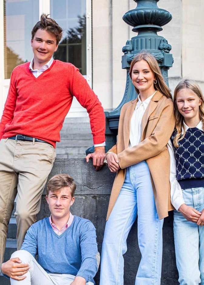 ملكة بلجيكا تنشر صور لأطفالها مع اقتراب موعد بداية الفصل الدراسي الجديد