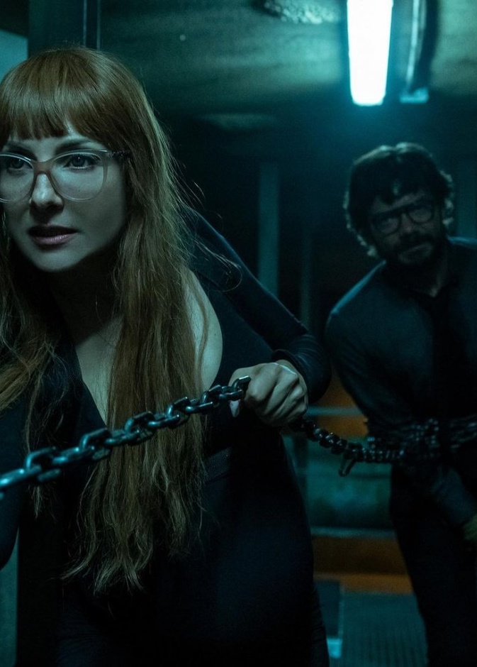 البروفيسور والمحققة اليثيا من "La casa de papel" 