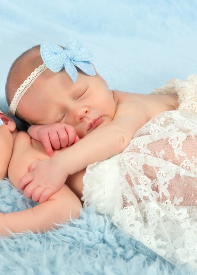 أسماء بنات جميلة وراقية متناسقة للتوأم