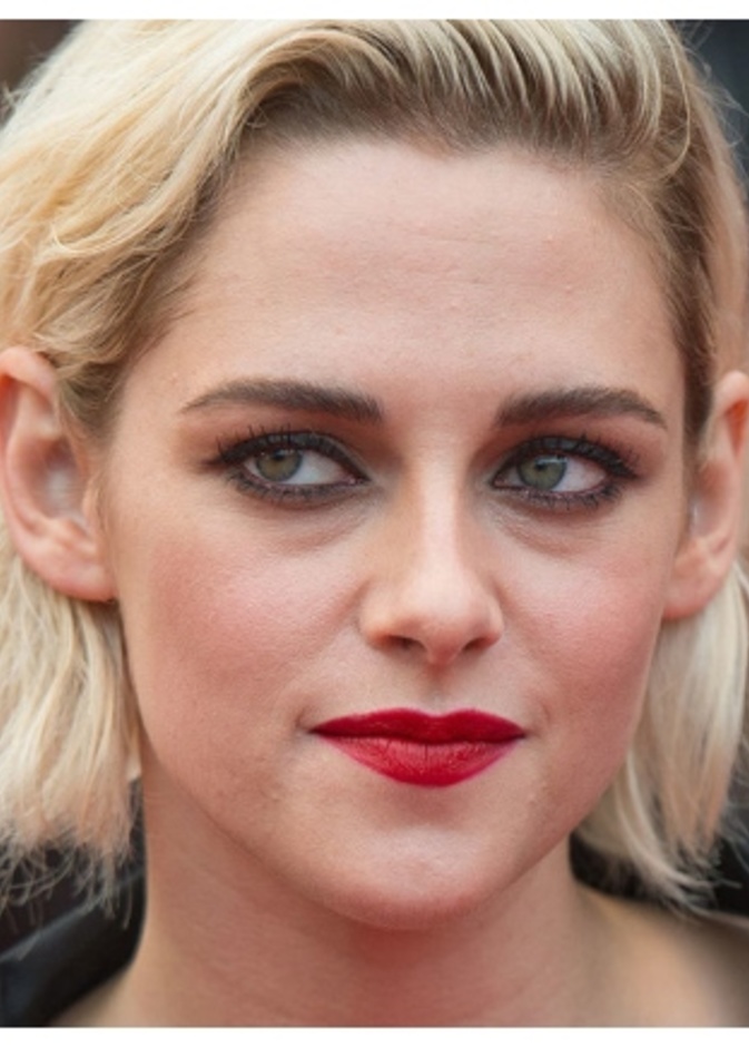 قصص حب النجمات والمخرجين في هوليوود