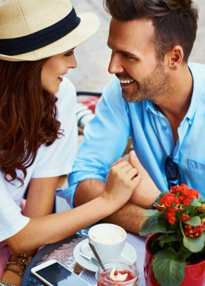 صفات الرجل الذي يستطيع تحقيق سعادة أنثاه