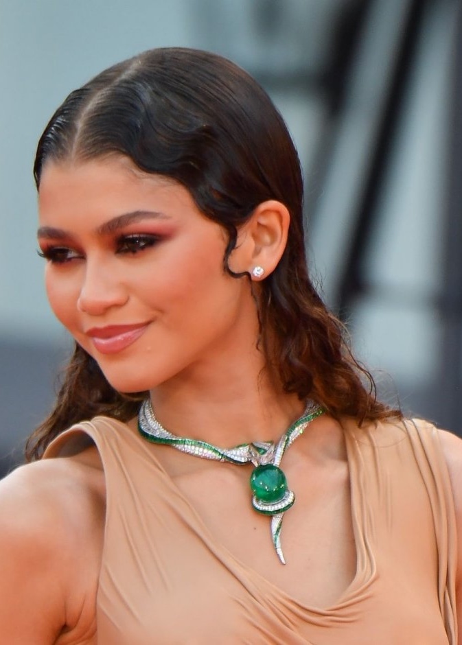 الممثلة الأمريكية زندايا Zendaya بعقد استثنائي من بولغري Bvlgari
